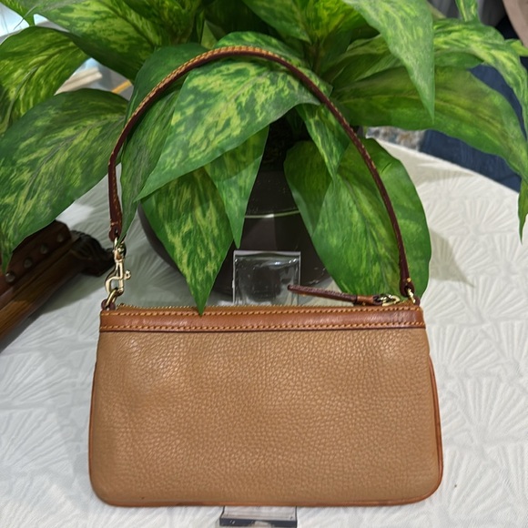 Dooney & Bourke Dillen ll Large Leather Wristlet - Picture 3 of 10